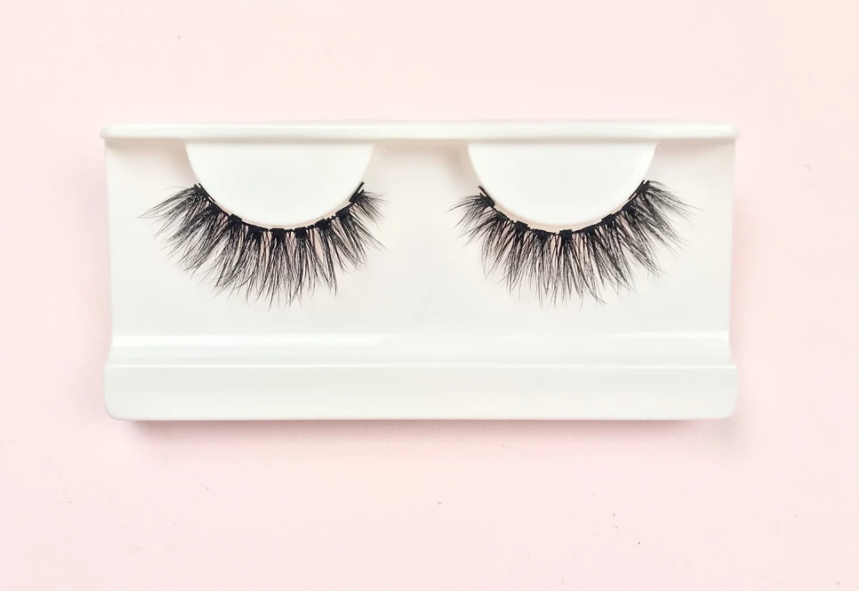 How to Clean and Reuse Your Strip Lashes